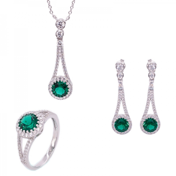 Bague en argent classique, boucles d'oreilles et bijoux en collier sertie de nano vert 