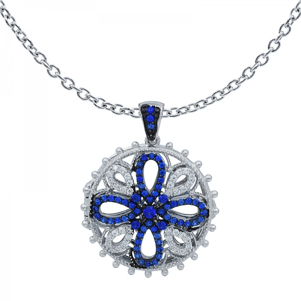 pendentif en forme de médaillon en argent de forme ronde avec bleu et blanc 