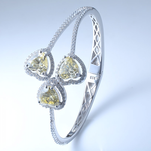 Bracelet pour femme en forme de coeur avec trois coeurs en argent sterling 925 cz 