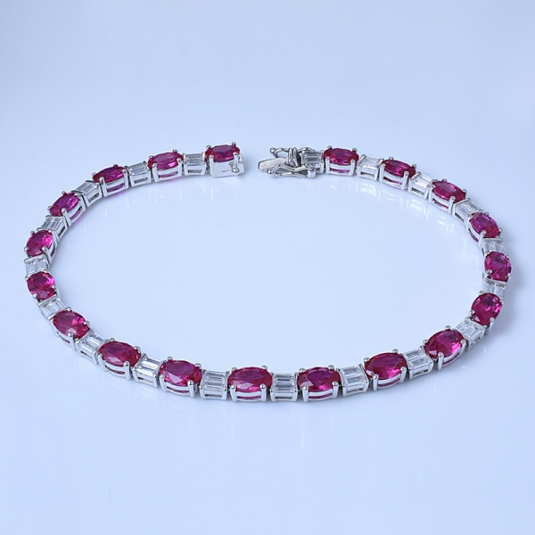 labo a créé un rubis ovale avec un bracelet en argent sterling avec zircon rhodié transparent et rhodium 