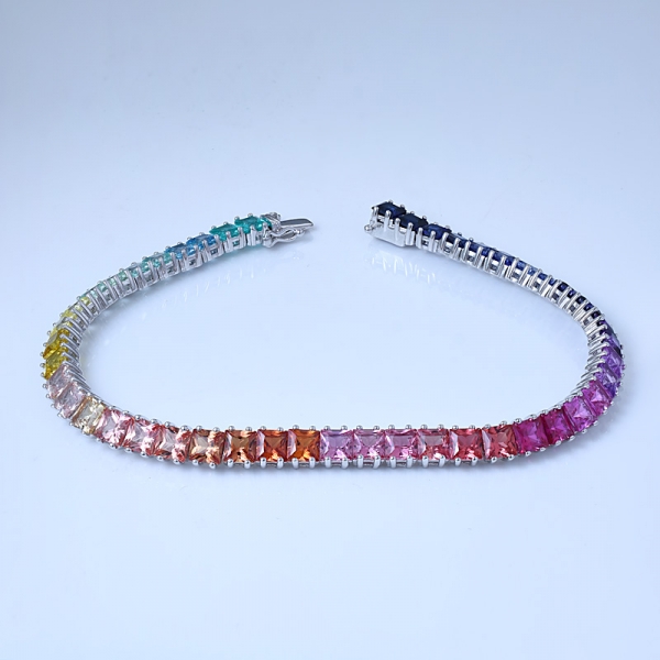 bracelet arc-en-ciel de dames en argent sterling avec saphir de synthèse rhodié sur argent sterling 