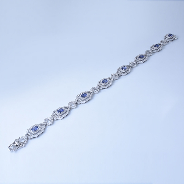 Bracelet en argent sterling 925 tanzanite bleu princesse créé pour les femmes exclusivement à la main 