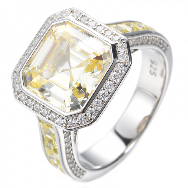 Bague en argent plaqué rhodium avec diamant taille Asscher et zircon cubique jaune
 