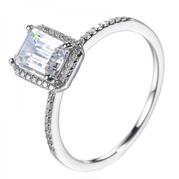 Bague de fiançailles en argent sterling avec halo de diamants créés taille émeraude AAA CZ
 