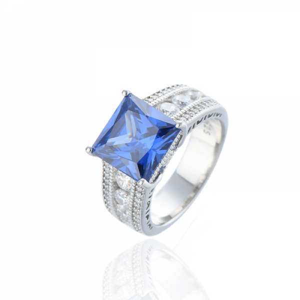 Bague en argent rhodié avec tanzanite carrée et zircon cubique blanc rond 