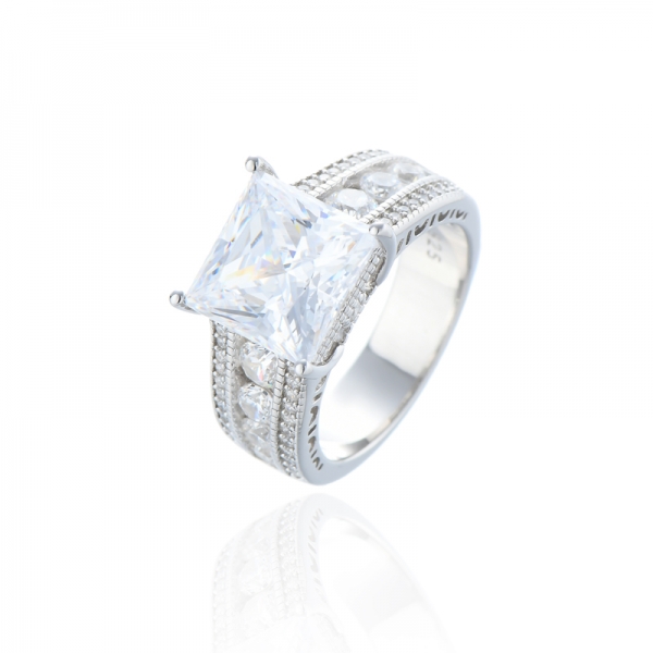 Bague en argent rhodié avec tanzanite carrée et zircon cubique blanc rond 