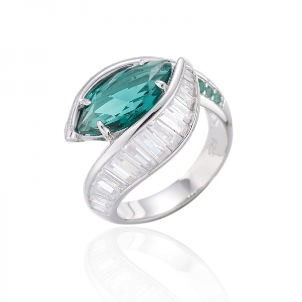 Bague En Argent Rhodié Nano Vert Marquise Et Zircon Cubique Blanc 