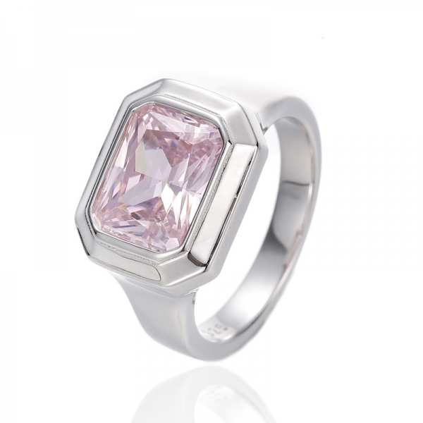 Bague en argent rhodié avec zircon cubique rose et diamant émeraude 