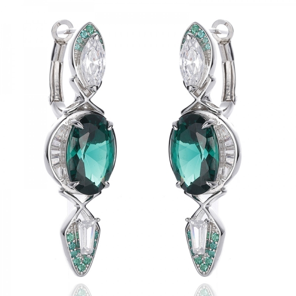 Boucle d'oreille en argent rhodié avec nano vert et zircon cubique blanc de forme ovale 