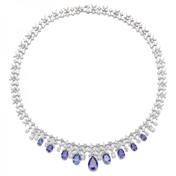 Collier en argent rhodié avec tanzanite et zircon cubique blanc en forme de poire 