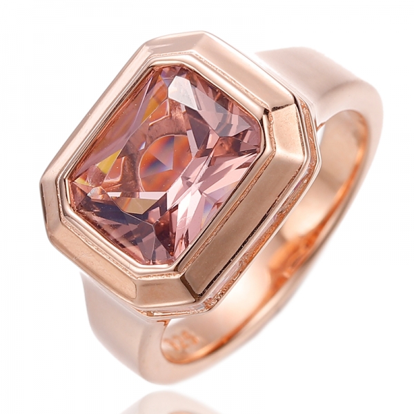 Bague en argent avec zircon cubique blanc et baguette en morganite taille émeraude avec placage en or rose 