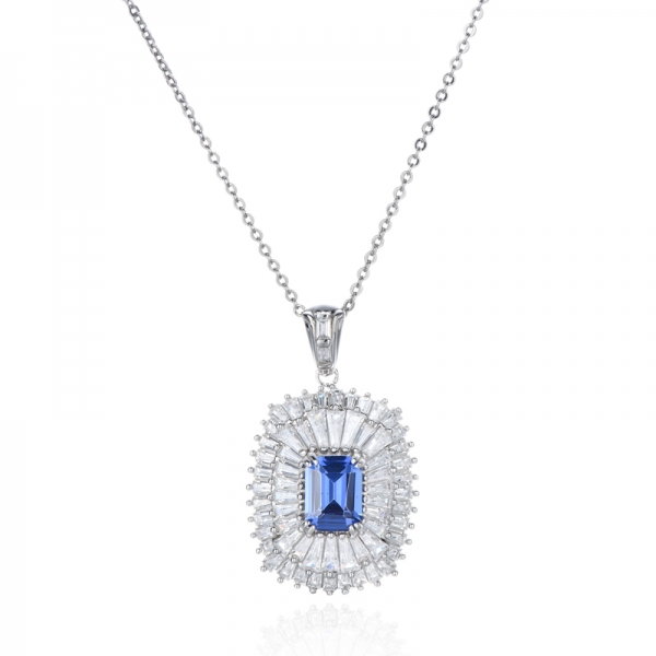 Pendentif en argent rhodié avec tanzanite taille émeraude et zircon cubique blanc 