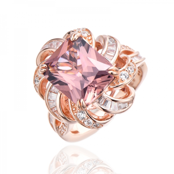 Bague octogonale en morganite nano et zircon cubique blanc avec placage en or rose 