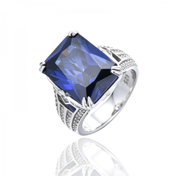 Bague octogonale en argent rhodié avec tanzanite et zircon cubique blanc 