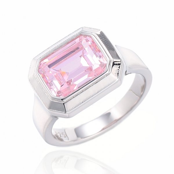 Bague en argent rhodié avec zircon cubique rose et diamant en forme d'émeraude 