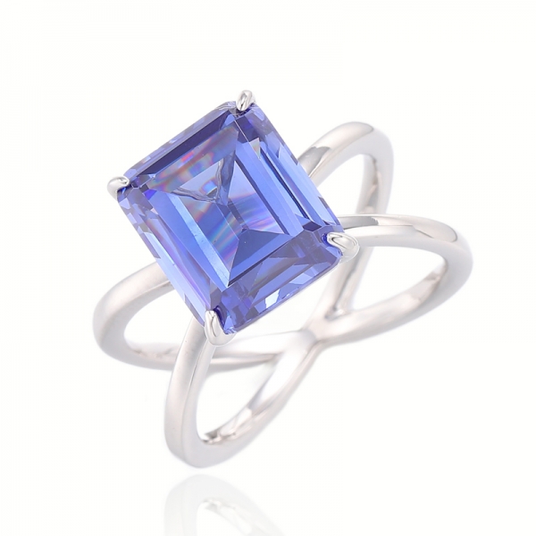 Bague en argent rhodié avec zircon cubique et tanzanite en forme d'émeraude 