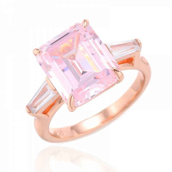 Bague en argent avec diamant taille émeraude et zircon cubique blanc effilé avec placage en or rose 