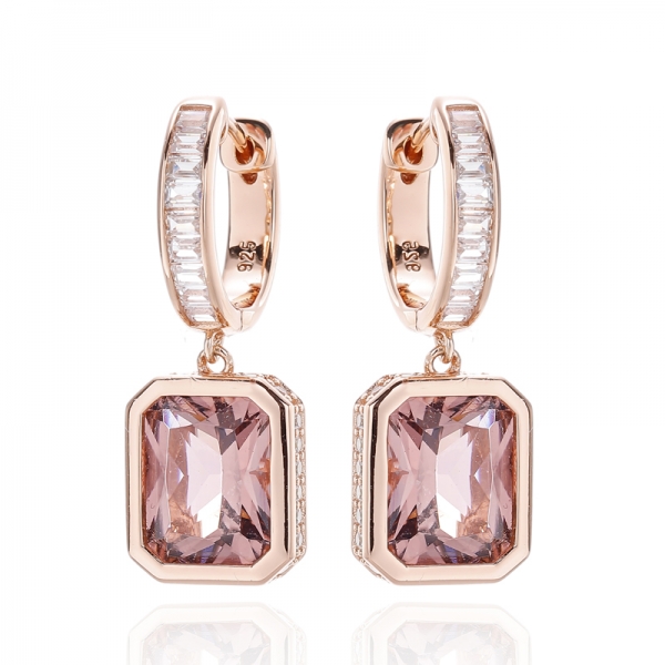 Boucle d'oreille octogonale en morganite nano et baguette en argent et zircon cubique blanc avec placage en or rose 