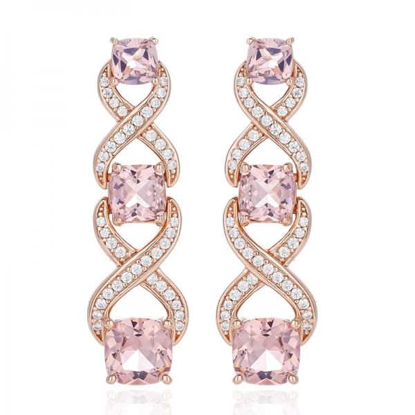 Boucle d'oreille en morganite nano coupée en coussin et zircon cubique blanc rond en argent avec placage en or rose 