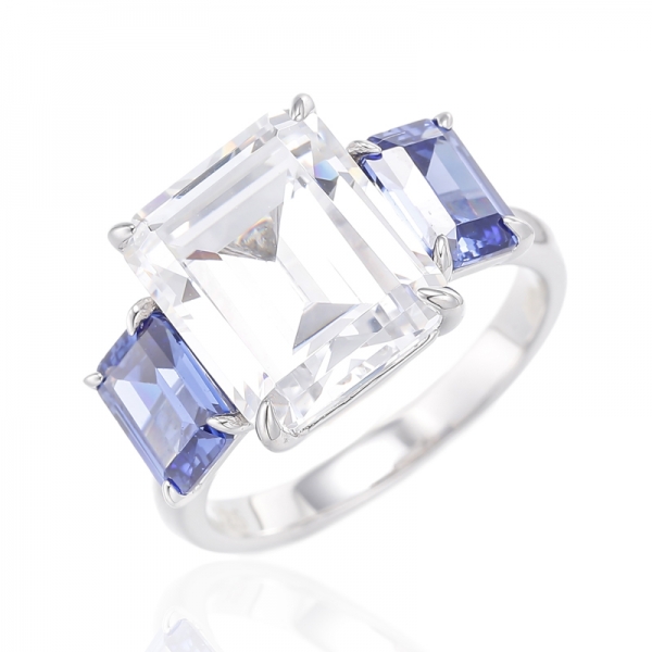 Bague en argent plaqué rhodium avec tanzanite taille émeraude et zircon cubique blanc 