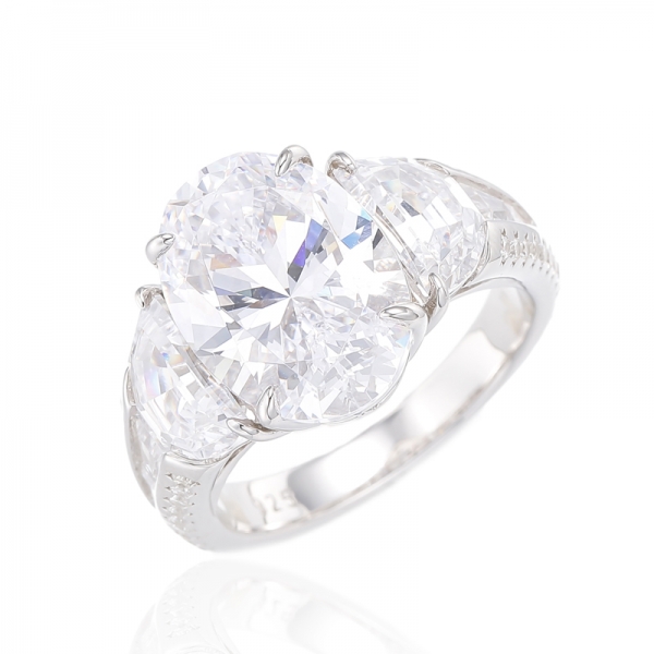 Bague en argent plaqué rhodium en forme de tanzanite et de demi-lune de forme ovale avec zircon cubique blanc 