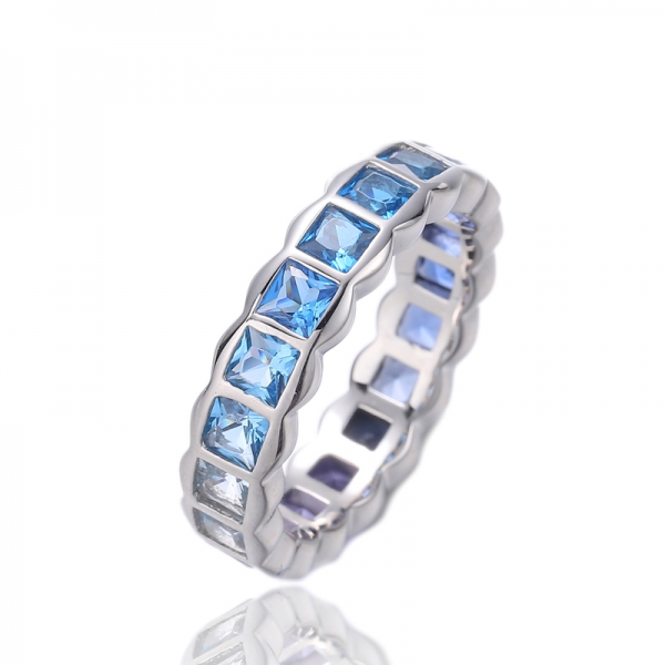 Bague d'éternité en argent plaqué rhodium avec zircon cubique multicolore carré 