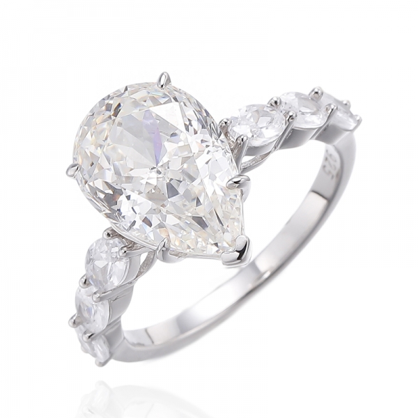 Diamant en forme de poire G et bague en argent rhodié avec zircon cubique blanc de forme ovale 