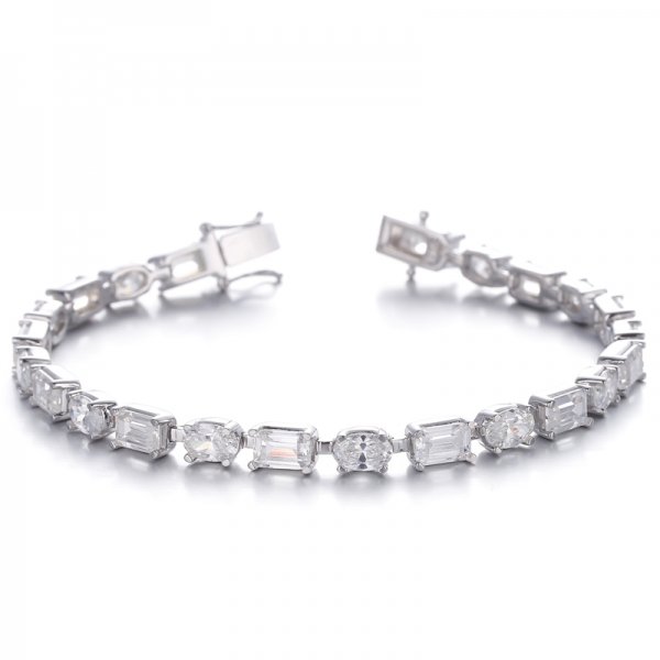 
     Bracelet en argent rhodié et diamant taille émeraude et zircon cubique G
     