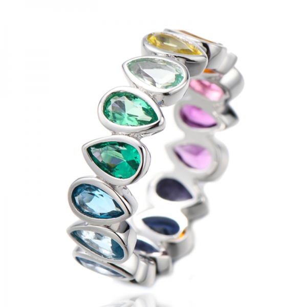 Bague d'éternité en argent rhodié et zircone cubique dégradé bleu en forme de poire 