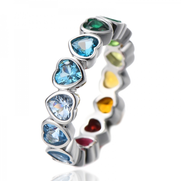 Bague en argent rhodié avec zircon cubique arc-en-ciel en forme de cœur 