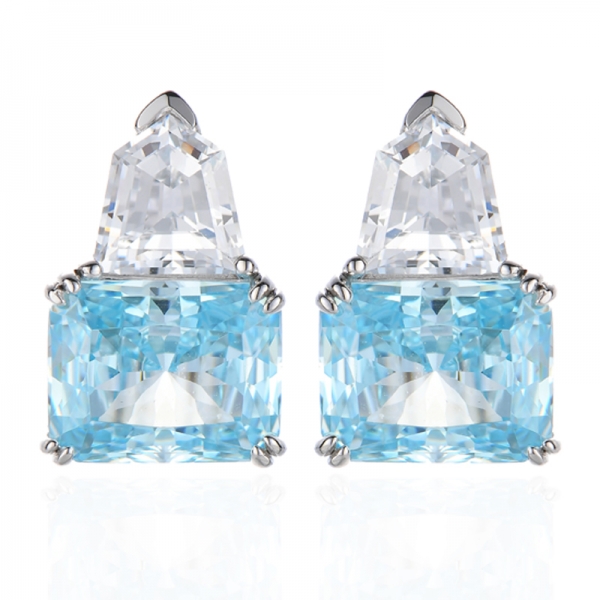 Boucles d'oreilles en argent rhodié, aigue-marine taille émeraude et zircon cubique blanc en forme de bouclier 