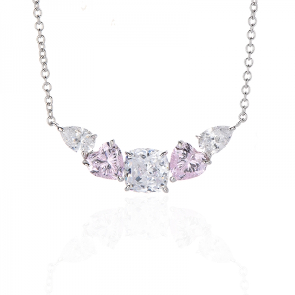 Collier en argent rhodié avec diamants roses en forme de cœur et zircons cubiques blancs coussin 