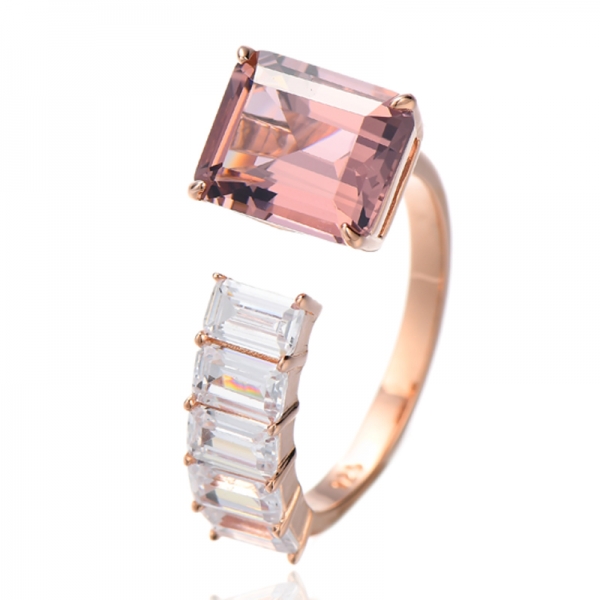 Bague en argent plaqué or rose avec nano-morganite taille émeraude et zircon cubique blanc 