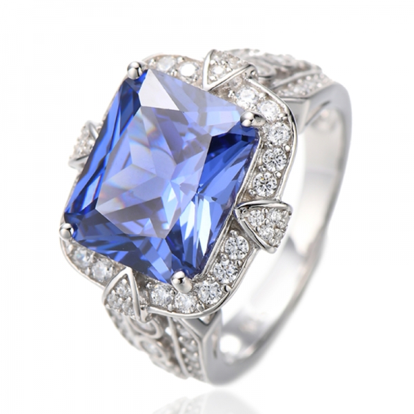 Bague en argent plaqué rhodium avec tanzanite taille émeraude et zircon cubique blanc rond 