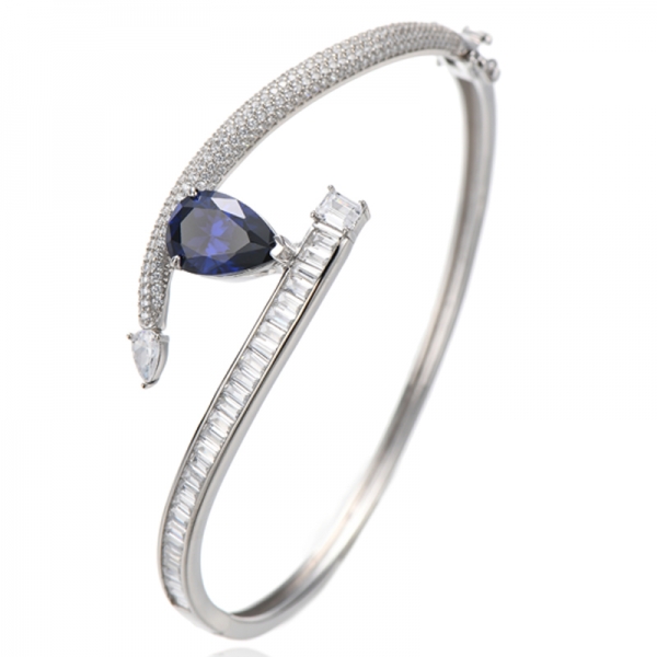 Bracelet jonc en argent rhodié, rubis, corindon et émeraude blancs taille poire 