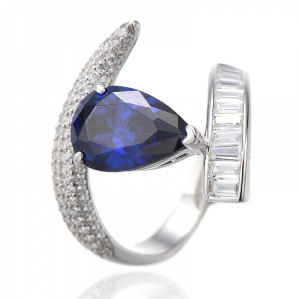 Bague en argent rhodié avec rubis, corindon et zircon cubique blanc baguette en forme de poire 