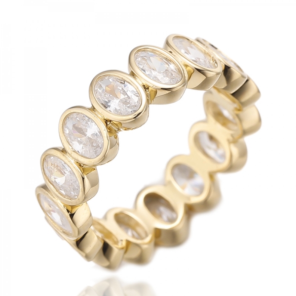 Bague ovale en argent rhodié avec zircon cubique arc-en-ciel 