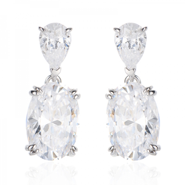 Boucles d'oreilles ovales et poires en argent rhodié avec zircon cubique blanc 