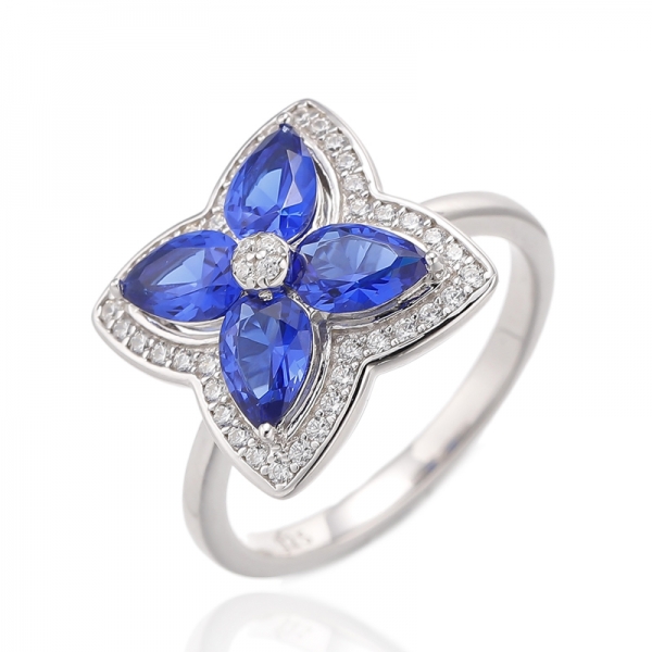 Bague en argent plaqué or rose avec morganite en forme de poire, nano-oxyde de zirconium blanc rond et zircon cubique blanc. 